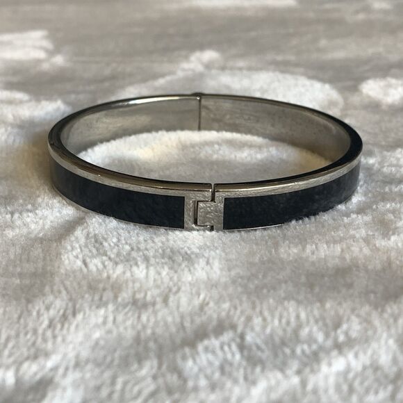 Coach bangle push hinge bracelet Black Enamel silvertone logo classic designer - Picture 3 of 10